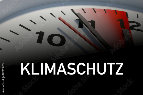 Eine Uhr mit 5 vor 12 als Symbol für die Dringlichkeit vom Klimaschutz