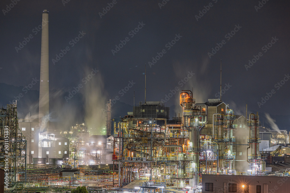 Fototapeta premium 日本の山口県周南市のとても美しい工場夜景