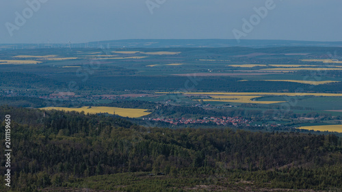 Ausblick vom Mailaubenkopf bei Friedrichsbrunn im Harz. Vogelperspektive. 