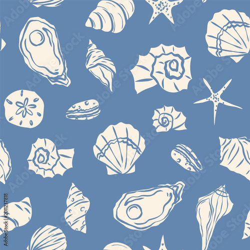 Vector flat retro seashells and starfish seamless pattern