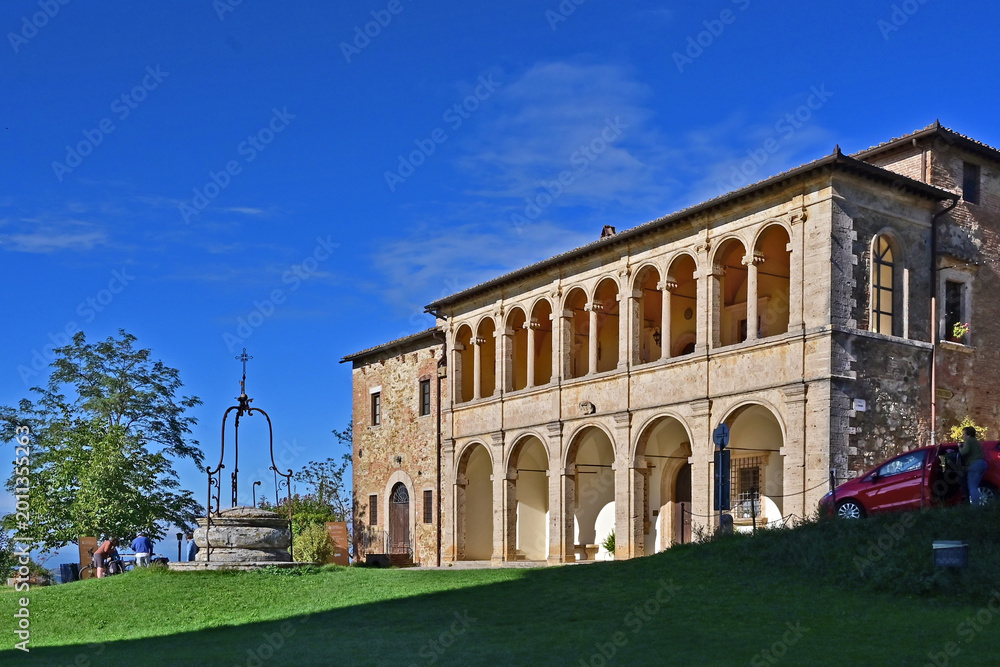 Naklejka premium Montepulciano, Casa Parrocchiale della Chiesa o Santuario della Madonna di San Biagio, Val d'Orcia, Toscana