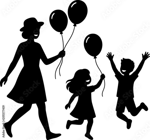 Photos Joyful silhouette of a family enjoying a day with balloons