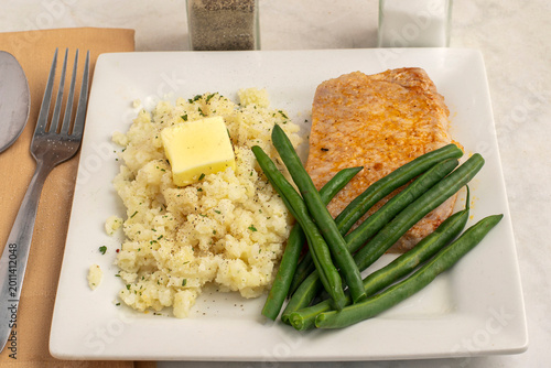 Foto boneless pork chop  with mashed potatoes