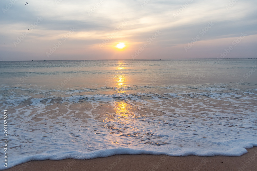 Fototapeta premium Sunrise in Beach Trincomalee Sri Lanka