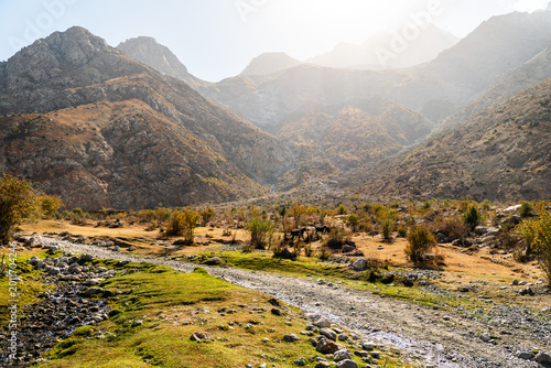 Schilderij op canvas hiking in fann mountains unspoiled nature in tajikistan