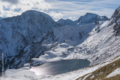 Bergsee im Herbst