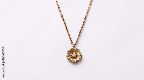 Gold Flower Pendant Necklace