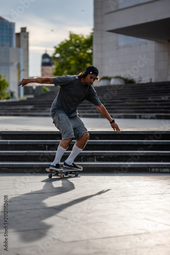 Canvastavla Skater riding skateboard street novi sad serbia