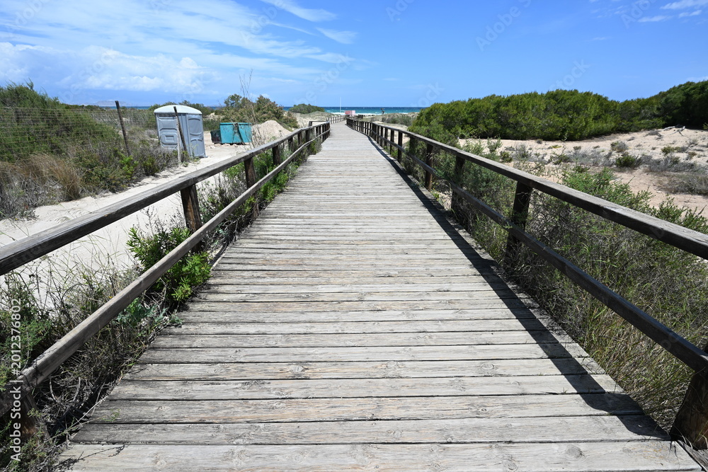 Obraz premium Elevated walkway Skyscape at Santa Pola in Spain. 