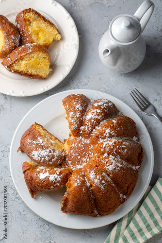 Homemade lemon bundt cake s...
