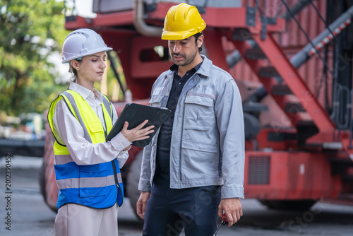 Tableau sur toile Safety briefing for construction workers job site photography urban environment