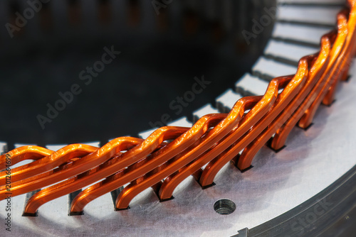 Foto Close-up of high-quality copper wire winding assembly in a high-efficiency electric motor