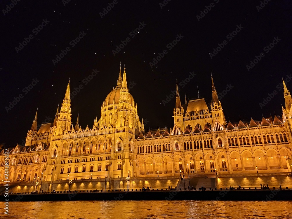 Fototapeta premium hungarian parliament building