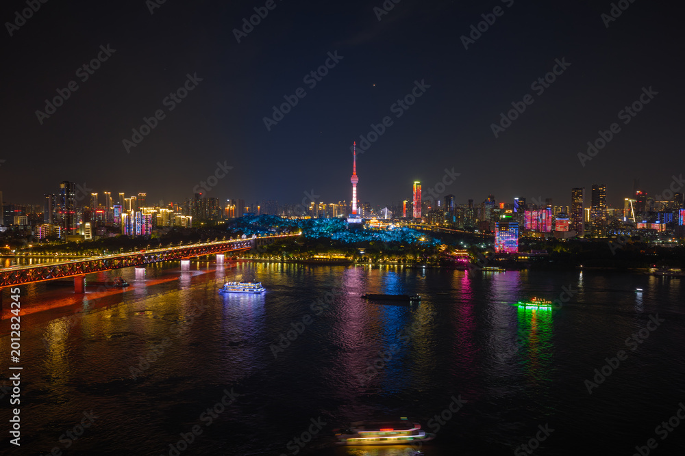 Fototapeta premium Night view of Wuhan, Hubei, China's city skyline and landmarks