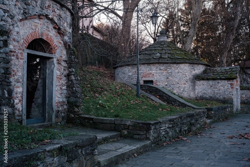 The ancient icehouses of Lake Varese