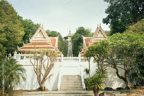 Photos Symmetrical view of the Naga staircase leading to Phra Maha Mondop at Wat Yanasa