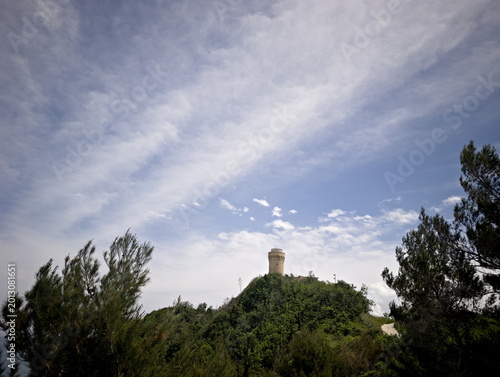 Cuadro en lienzo Il Vecchio Faro di Ancona svetta sulla sommità del colle dei Cappuccini, immerso