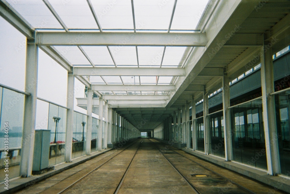 Obraz premium empty subway station