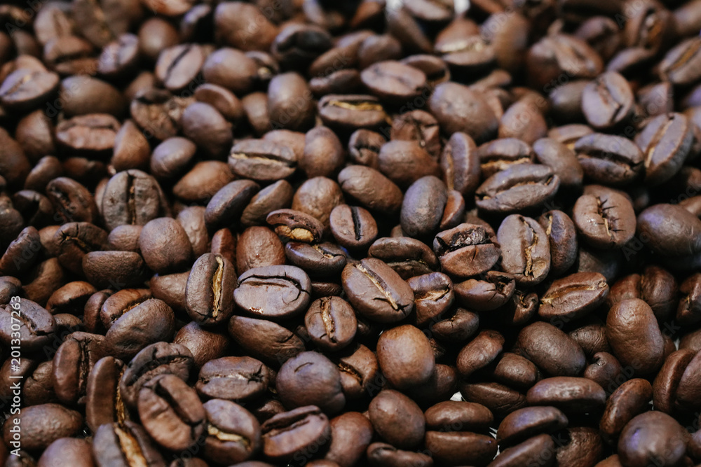 Fototapeta premium Horizontal Full Frame Background of Roasted Coffee Beans Texture