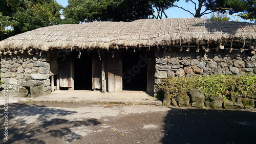 Fotografi Korean Folk House in Jeju.