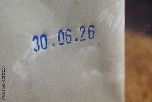 Fényképezés Date printed on a package shows the day and month clearly