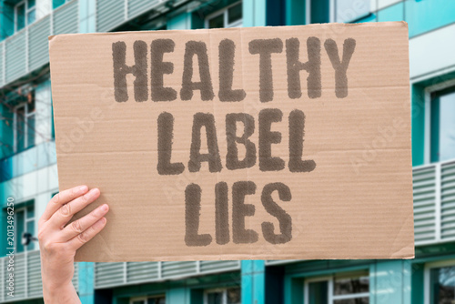 Foto "Healthy Label Lies" Low-fat product labels disguise high sugar content from buyers