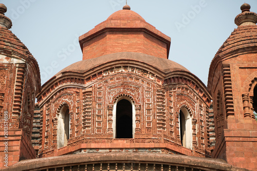 Konstfotografi This Pancharatna temple, rich in terracotta work, is named the Shyamray or Pachmura Temple