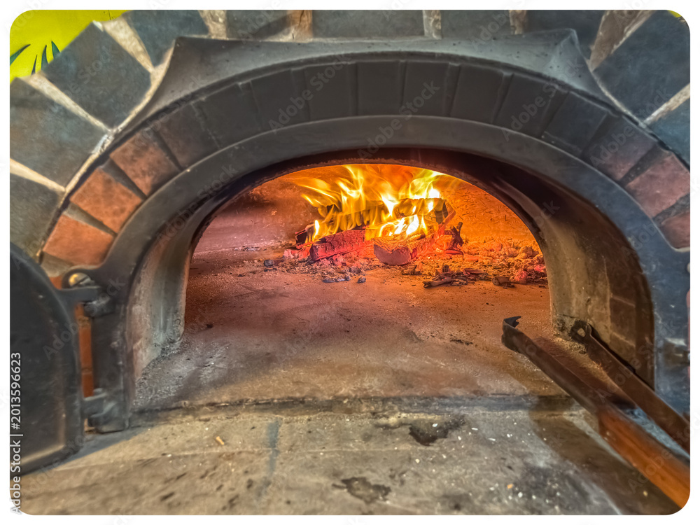 Obraz premium Four à pizza au feu de bois 
