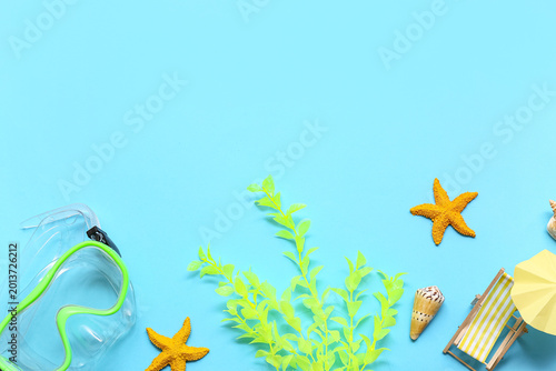Snorkelling mask with mini ...