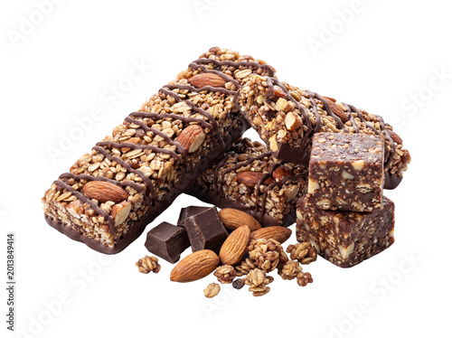 Photos High-protein chocolate and almond granola bars with additional snack squares on a transparent background