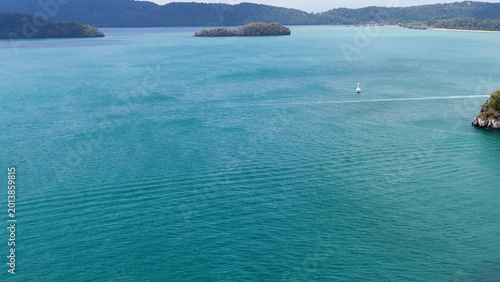 Cuadro en lienzo Aerial View of Turquoise Ocean and Distant Islands in Krabi Thailand