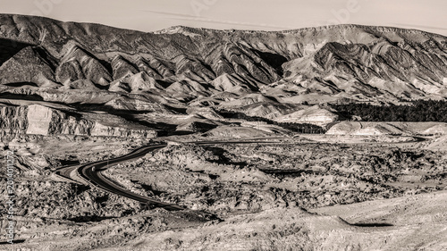 Foto Paysage montagneux du sud de la Tunisie