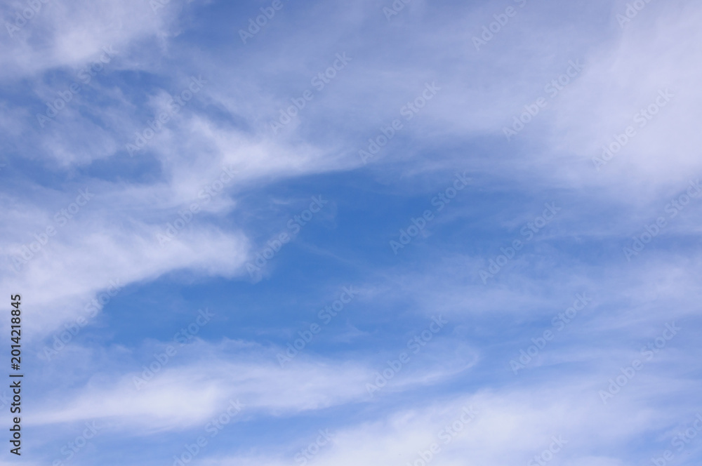 Obraz premium feather clouds in the blue sky