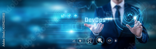 Canvastavla Engineer pointing at DevOps text