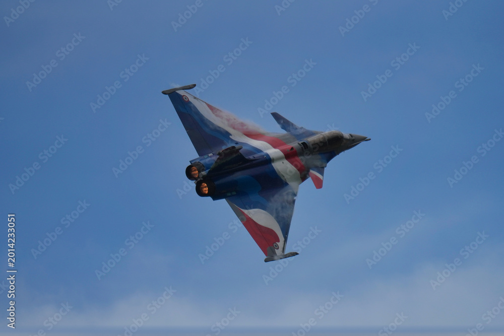 Naklejka premium Rafale Solo Display 2026 en montée post combustion