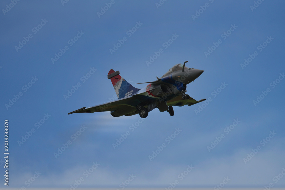 Fototapeta premium Rafale Solo Display 2026 train d'atterrissage rentrant