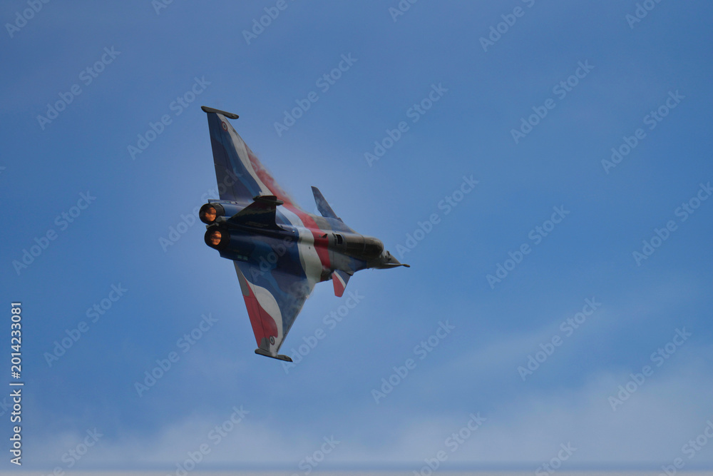Fototapeta premium Rafale Solo Display 2026 en virage à droite