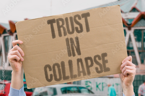 Φωτογραφία "Trust In Collapse" Public trust in core government institutions is measurably declining globally