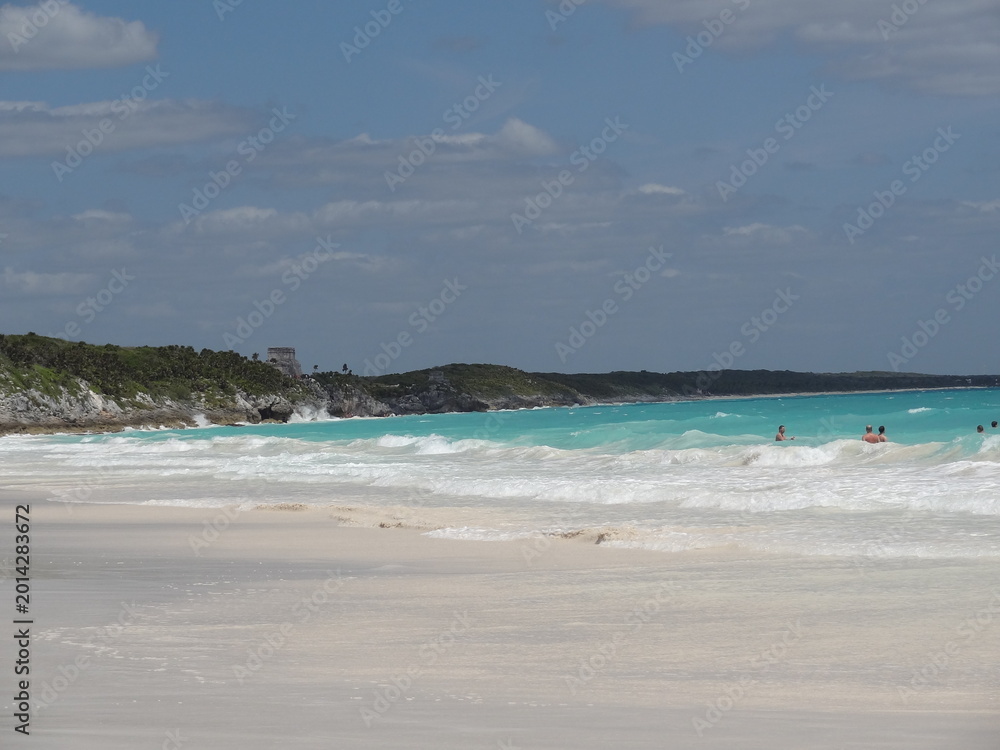 Fototapeta premium Tulum Archaeological Site and Beach, Mexico
