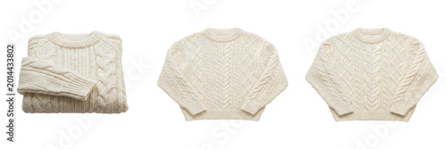 Cuadro en lienzo Simple White Knitted Sweater Isolated on White Background - Cozy Winter Fashion