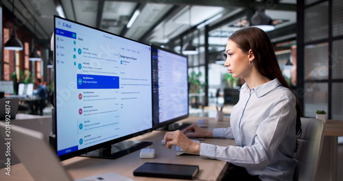 Tableau sur toile Confident Business Manager Reviews Client Emails