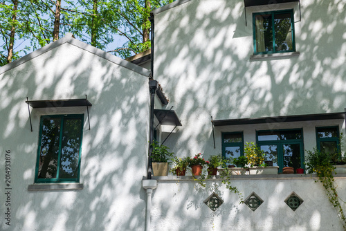 Obraz na plátně house with flower pot decor at French concession Wukang, Shanghai