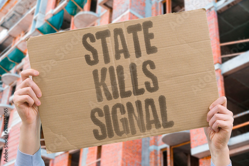Schilderij op canvas "State Kills Signal" Regime-controlled telecoms comply with orders to terminate internet service