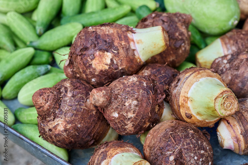 Quadro em tela Taro root for sale at market