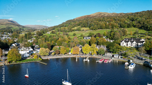 Cuadro en lienzo Aerial Shot at Waterhead, Windermere Lake District