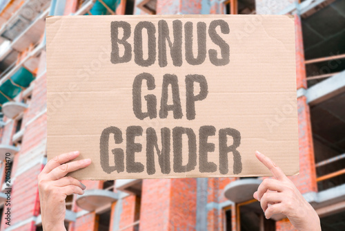 Photos "Bonus Gap Gender" Women consistently receive smaller bonuses than men in equivalent positions