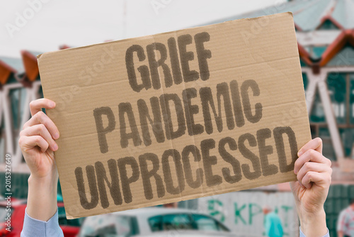 Fotografía "Grief Pandemic Unprocessed" Pandemic bereavement remains largely unprocessed in communities