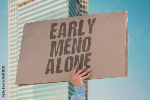 Foto "Early Meno Alone" Women face perimenopause without workplace acknowledgment or support