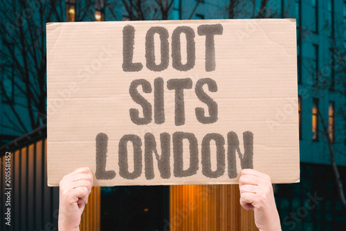 Foto "Loot Sits London" Priceless colonial loot remains housed in wealthy Western capital museums