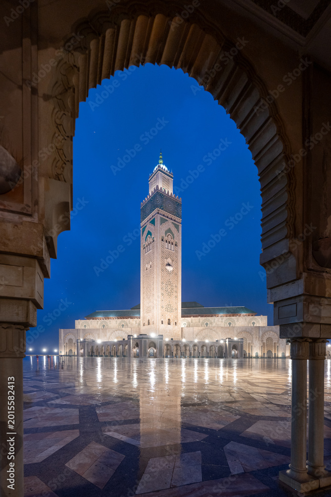 Obraz premium Hassan II Mosque at Night - Casablanca, Morocco